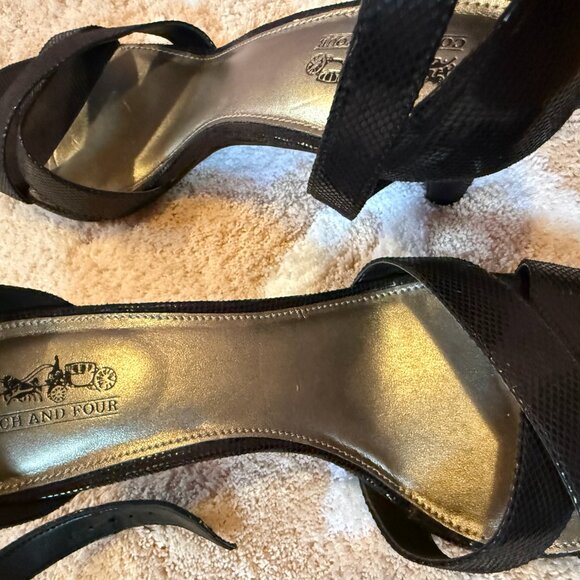 Coach and Four Women's Black Heels - Size 8.5 - Picture 2 of 3